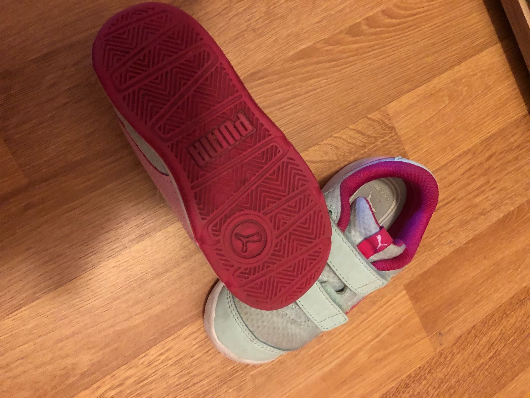 Puma Schuhe für Mädchen: Puma Schuhe Gr. 25 – Gebraucht aus Emmenbrücke von JJ_89 1