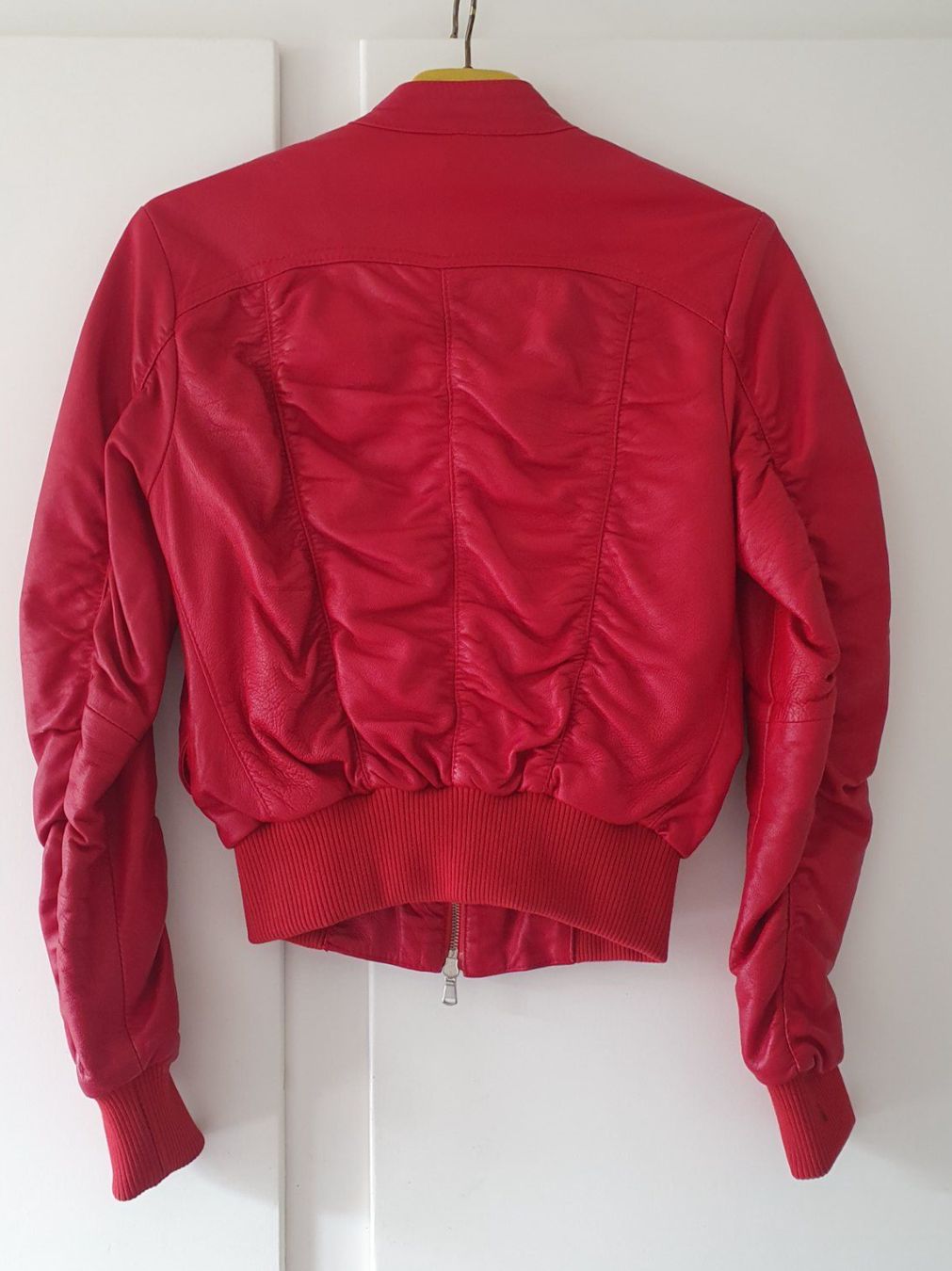 Jacken: Rote Lederjacke, echt Leder – Gebraucht aus Bern von Helays 1