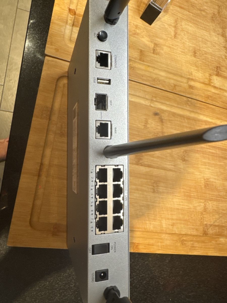 Cisco Modems & Router: Cisco RV260W – Gebraucht aus Schöftland von Shochstrasser 2