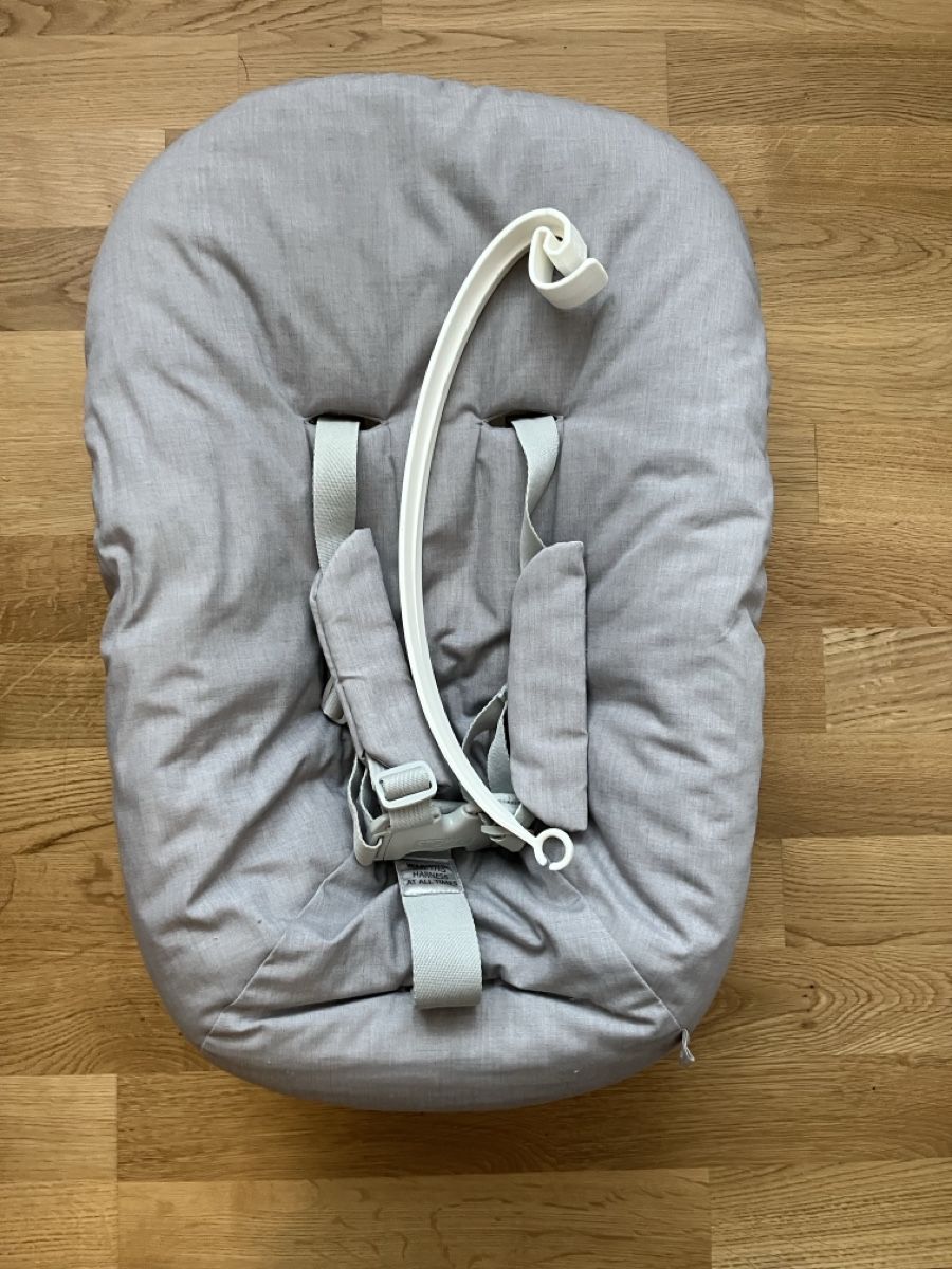 Stokke Hochstühle: Tripp Trapp Newborn Aufsatz – Gebraucht aus Zürich von mkm03