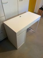 IKEA MICKE Schreibtisch – 105cm x 50 cm x 75 cm (LxBxH)