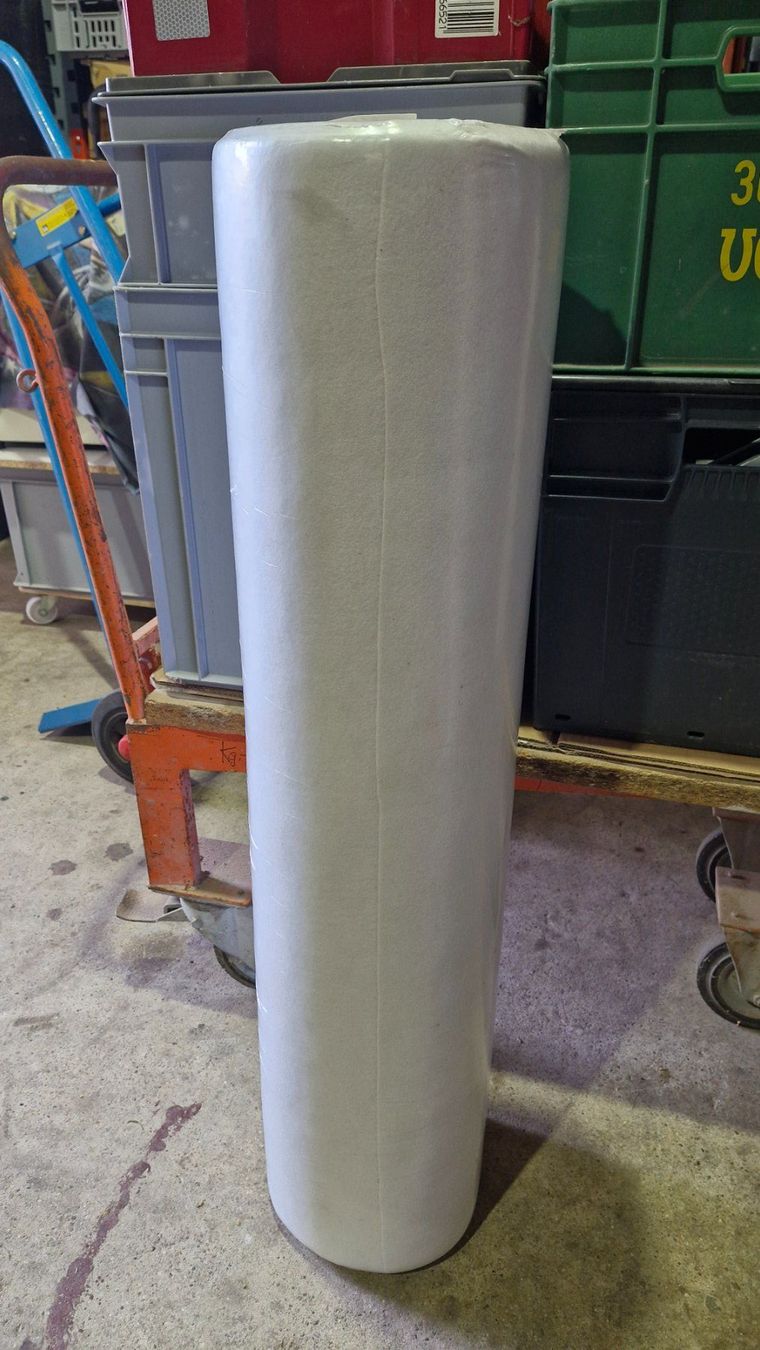 Sonstiges Baustoffe: Schutz und Abdeckvlies/Floorliner 50mx1m – Neu und originalverpackt aus Dorf von Zur-Lingg