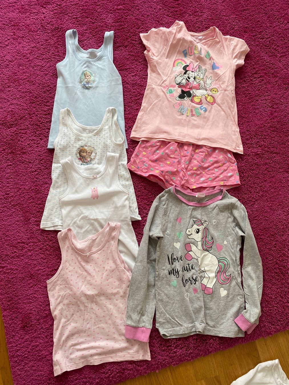 Pigiama & Simili: Pyjamas & Unterliebli Gr. 116/122/128 – Usato da Winterthur venduto da Baby117