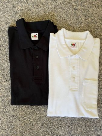 2 Poloshirts, weiss und schwarz, "FRUIT OF THE LOOM", GrL 52
