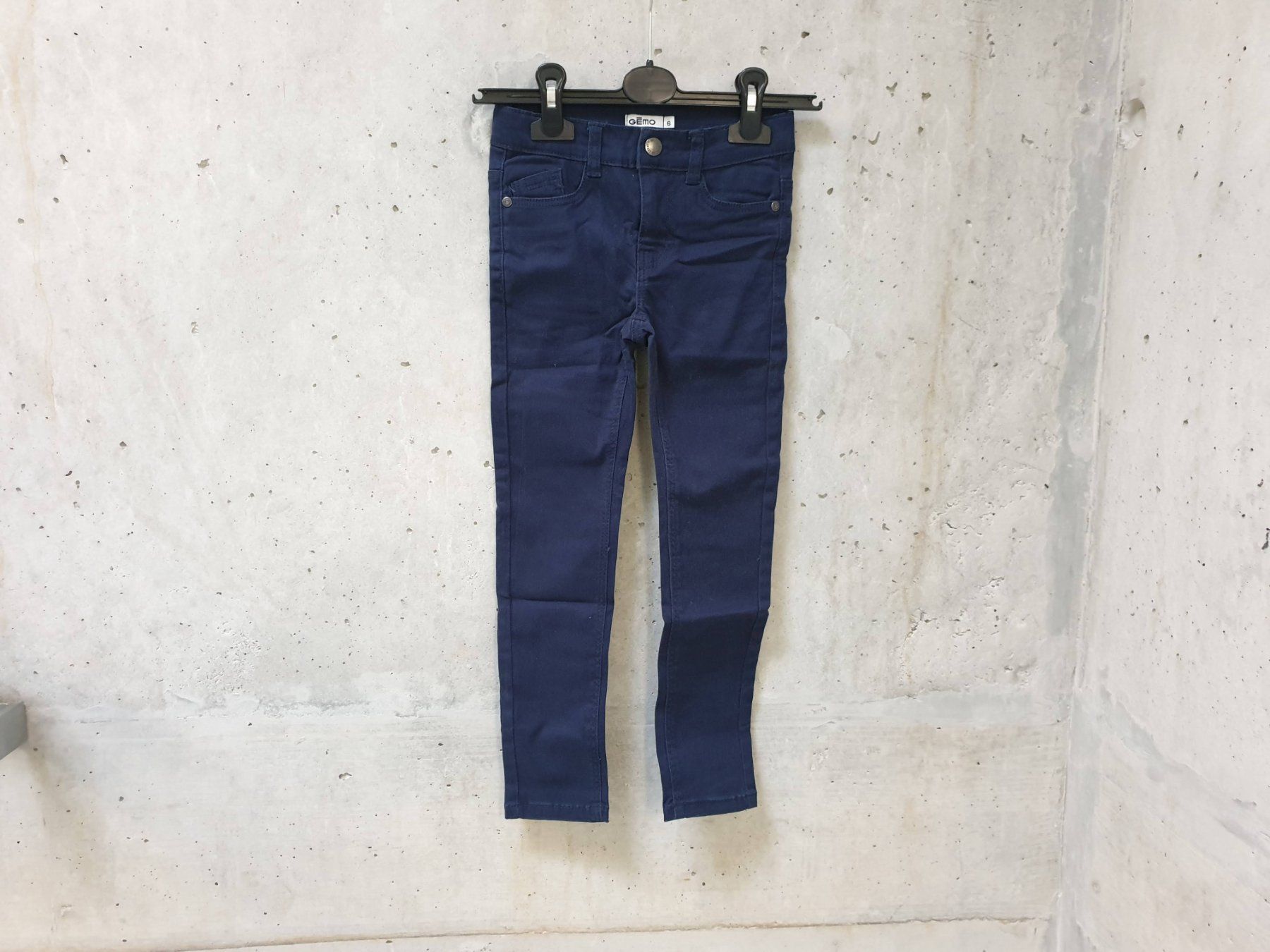Pantaloni: NEUF, Pantalon basic GEMO, bleu marine, garçon, 6 ans – Nuovo e nell'imballaggio originale da Fribourg venduto da fripons