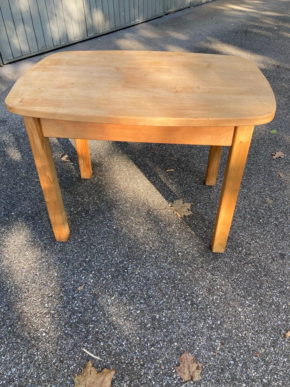 Tables: Kindertisch Holz massiv – D'occasion à Zürich par flots_riants 2