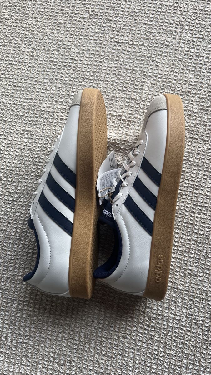 Scarpe da uomo: ADIDAS VL court base – Nuovo e nell'imballaggio originale da Bussigny venduto da Hudonic 1
