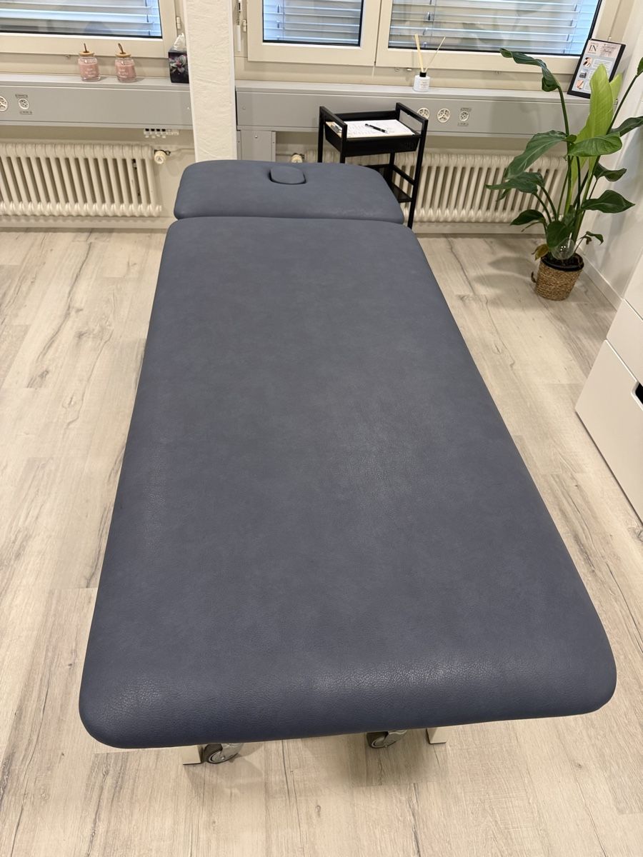 Liegen & Liegestühle: Massageliege elektrisch – Gebraucht aus Jona von amsel09 1