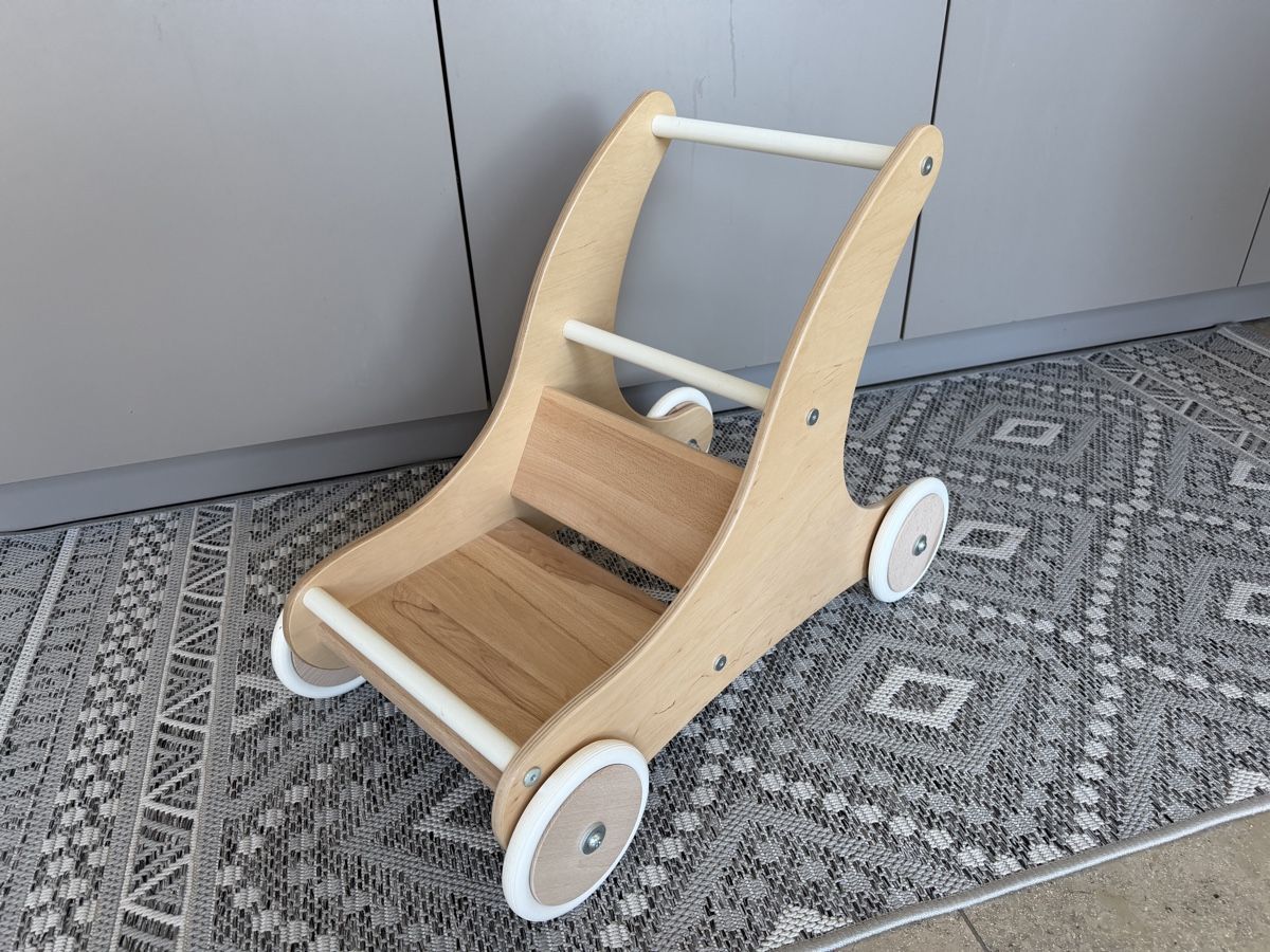Articoli in legno: Lauflernwagen aus Holz – Usato da Rheinfelden venduto da dBartel