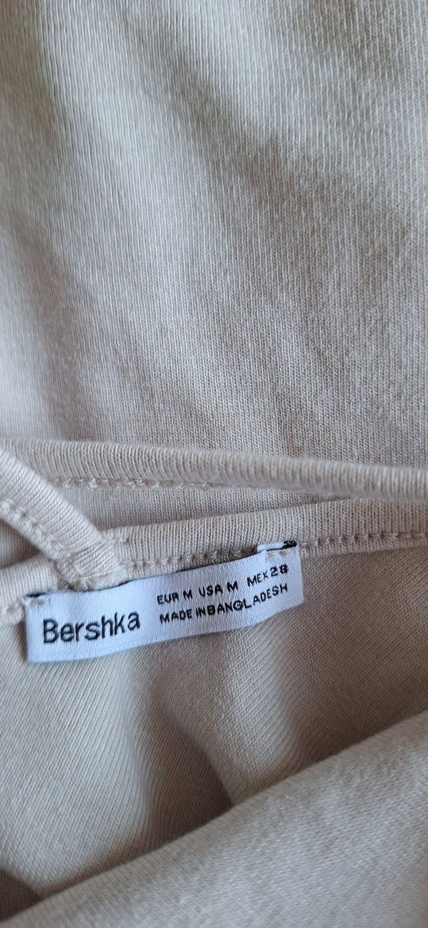 Bershka Vestiti: Bershka, robe mini à bretelle – Nuovo e nell'imballaggio originale da Lussery-Villars venduto da pousinete02 2