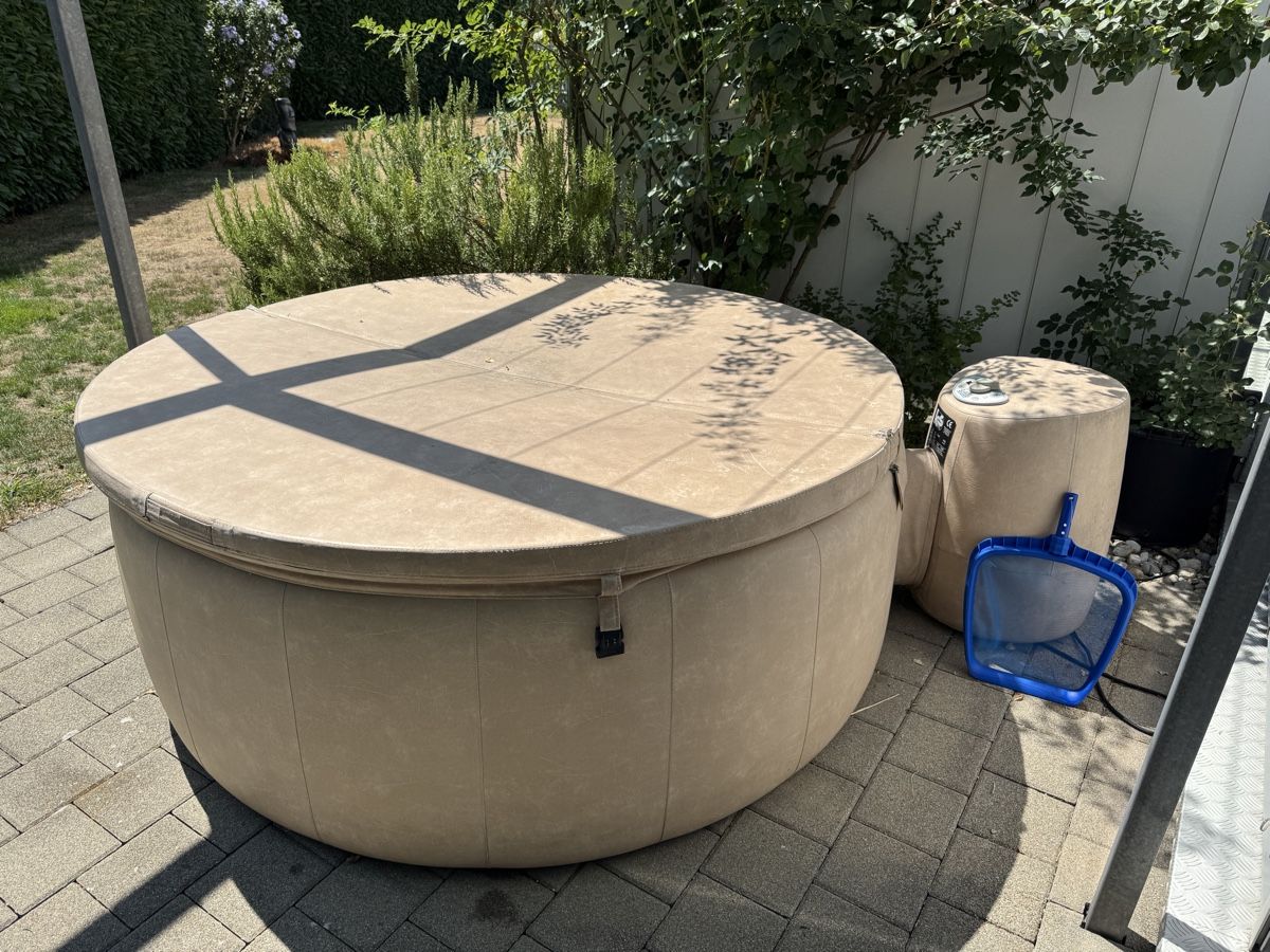 Softub Whirlpool: Softub Whirlpool Typ Ressort 200 cm – Gebraucht aus Ittigen von Dedo07 2