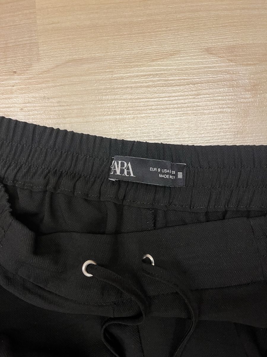 Zara Pantaloni: Zara Stoffhose Schwarz Grösse S – Usato da Meilen venduto da jes_c25c 1
