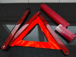 5x Pannendreieck & 3x Abschleppseil