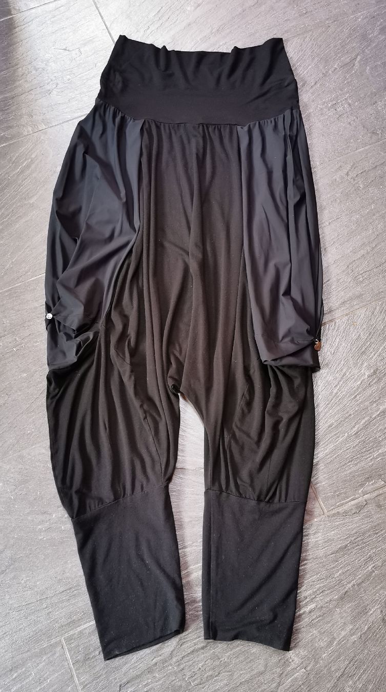 Pantaloni: Schwarze Elsewhere Haremshose, Grösse L - Top Zustand! – Usato da Naters venduto da felizb60 1
