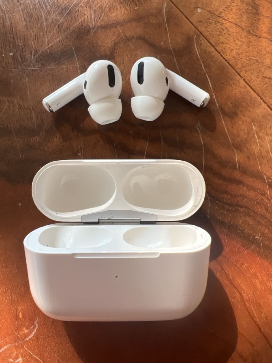 Apple Cuffie: Airpods Pro White Used A2190 EMC – Usato da Zürich venduto da vik_isi 1