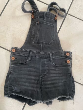 H&M Denim Shorts-Latzhose, Gr. 140, Top f. Sommer!