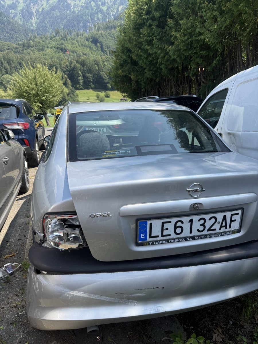 Opel Automobili: Opel Vectra B 1.6 – Difettoso da Beatenberg venduto da alv_2dm7 4