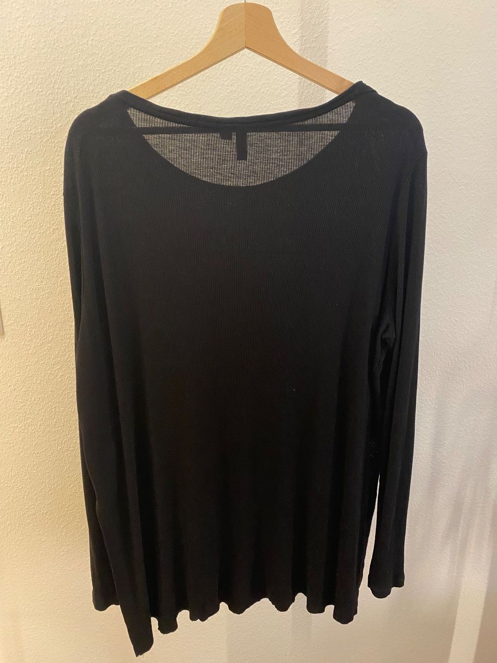Asos Pullover & Sweatshirts: Asos Langarmshirt schwarz Gr. 52 – Gebraucht aus Pratteln von a23_j2gs 2