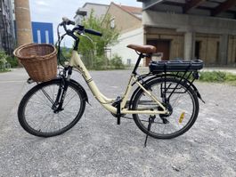 E-Bike, Citybike, Damenfahrrad Marke Via Veneto