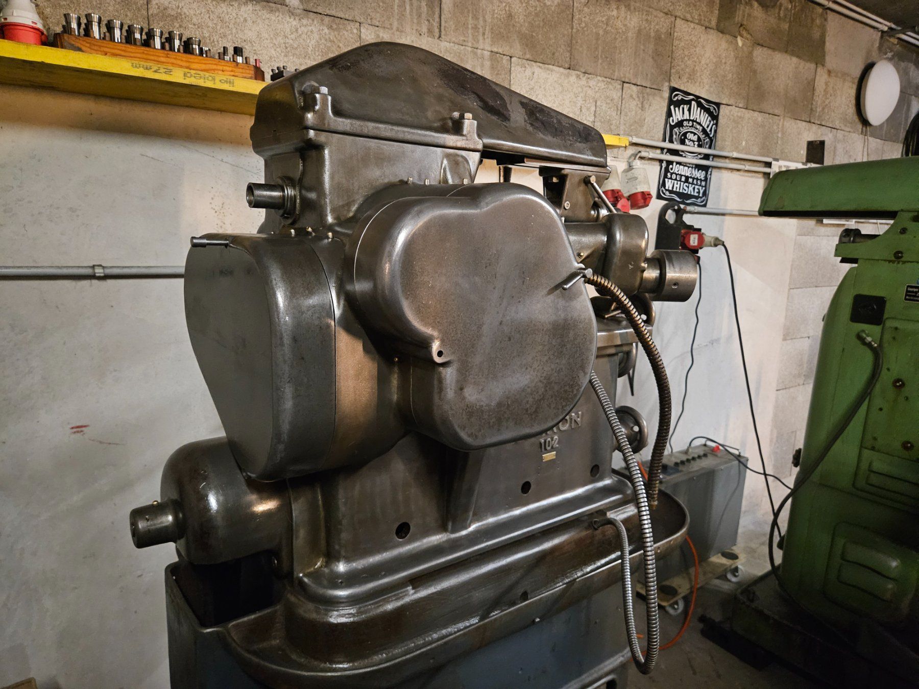 Tutte le macchine: Mikron 102 Abwälzfräsmaschine – Usato da Haslen GL venduto da elrockero 3