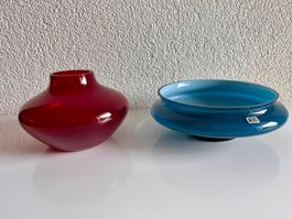 Glasschale Seda Sweden und rote Glasvase ohne Bezeichnung