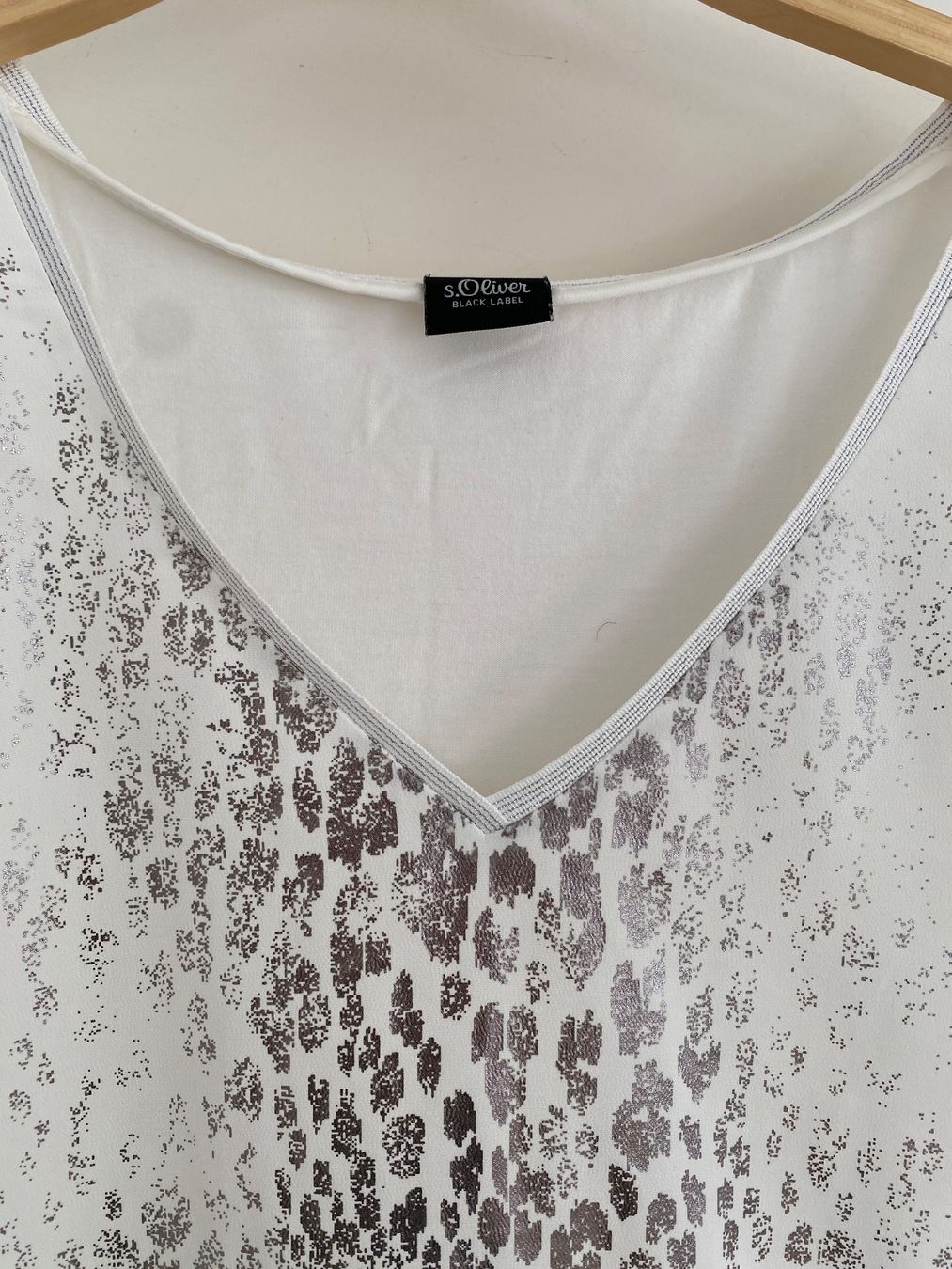 T-shirt: T-Shirt Gr. 44 ärmellos – Usato da Rapperswil SG venduto da Hubeli 1