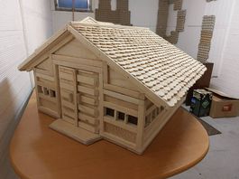 Bauernhof Nr. 3 mit abnehmbaren Dach und Schindeln