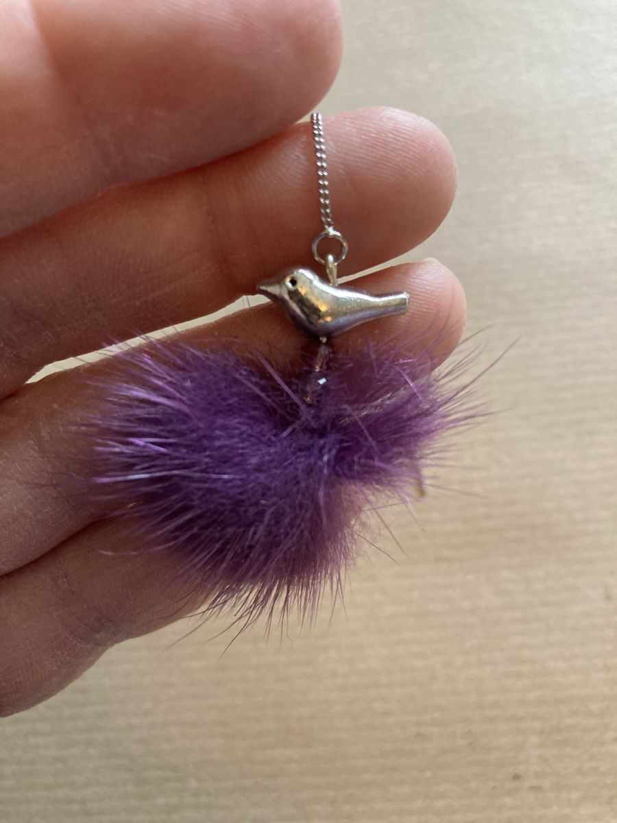 Boucles d'oreille: Longues boucles oiseau pompon violet – Neuf avec emballage d'origine à Genève par ct_fqr8 1