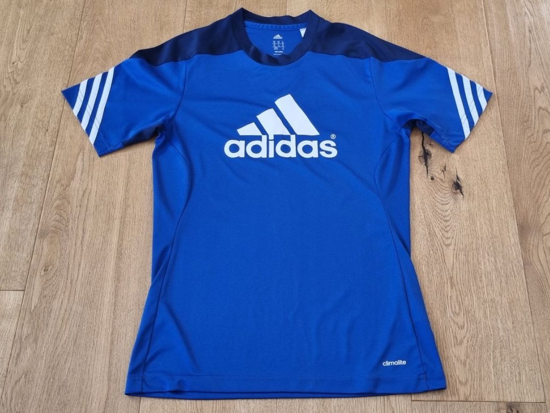 Adidas T-shirt: Adidas T-Shirt Gr. XS Damen – Usato da Eglisau venduto da naminaso