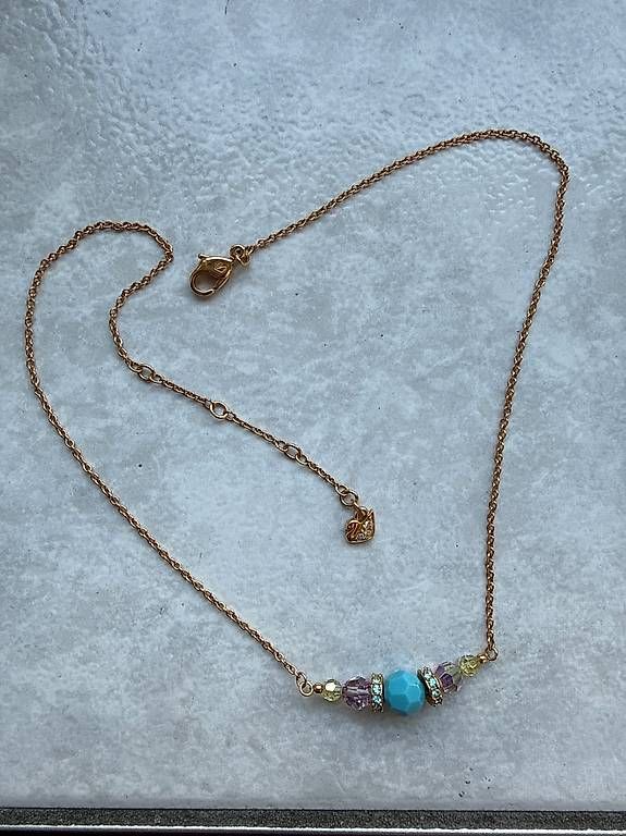 Catenine: collana  Swarovski – Nuovo (secondo la descrizione) da Monte Carasso venduto da Ely67