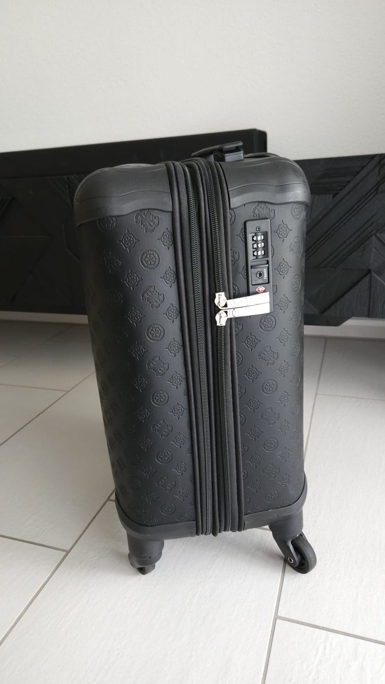 Valigie: Kabinenkoffer Guess / Kabinentrolley – Usato da Bülach venduto da DontPushTheButton 2