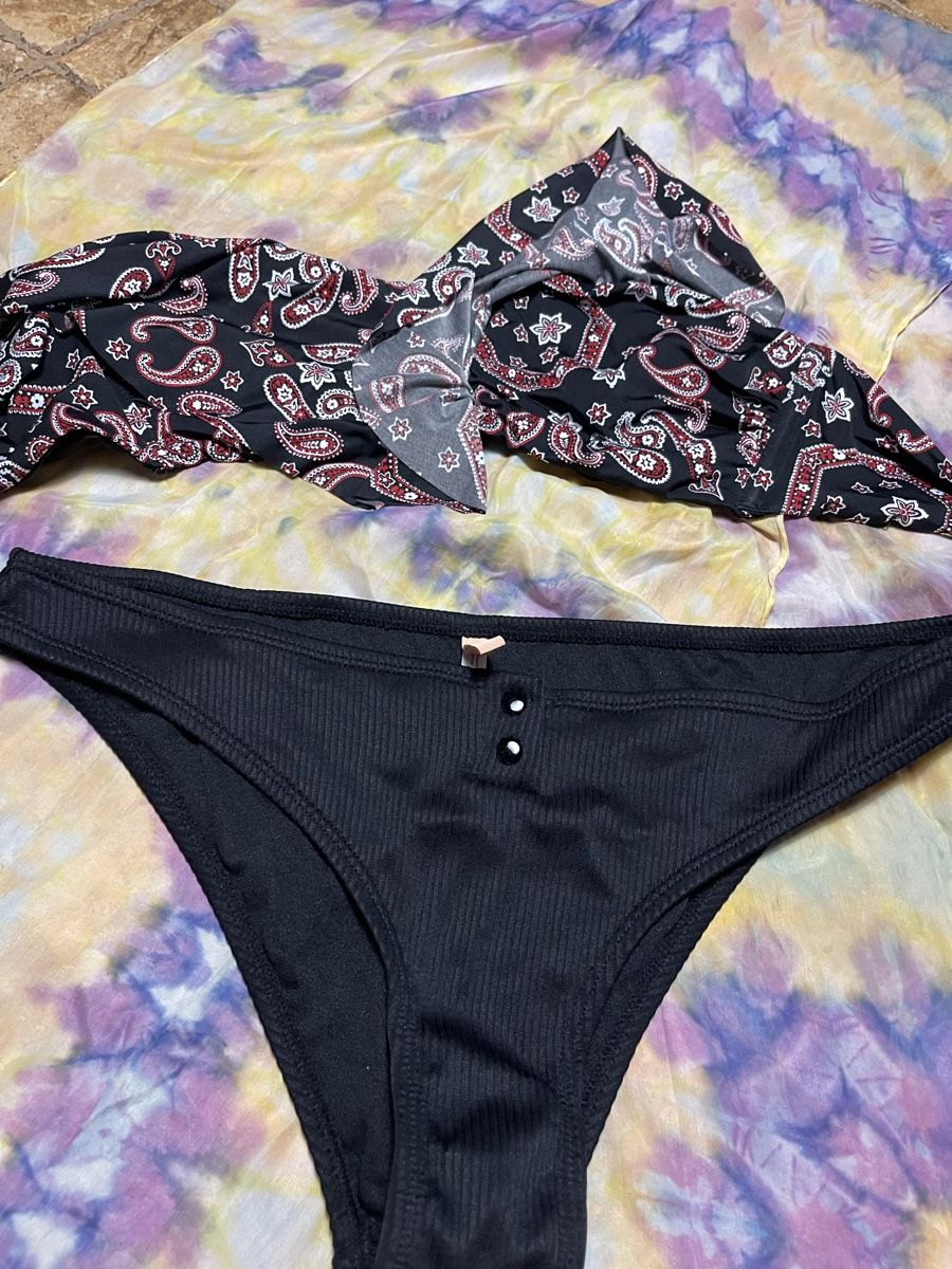 Maillots de bain & Bikinis: Chic bikini costume da bagno con volane – Neuf (Voir description) à Gordevio par LanaZimm 9