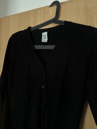 Schwarze Strickjacke mit Knöpfen Gr. S
