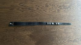 Lederarmband schwarz mit Metallapplikationen Österreich Tier