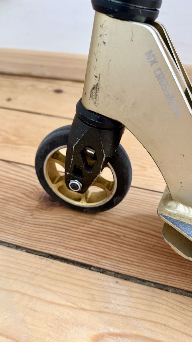 Micro Kickboard: Micro Mx Crosstrack Freestylescooter – D'occasion à Malans GR par Gratistaxi 4