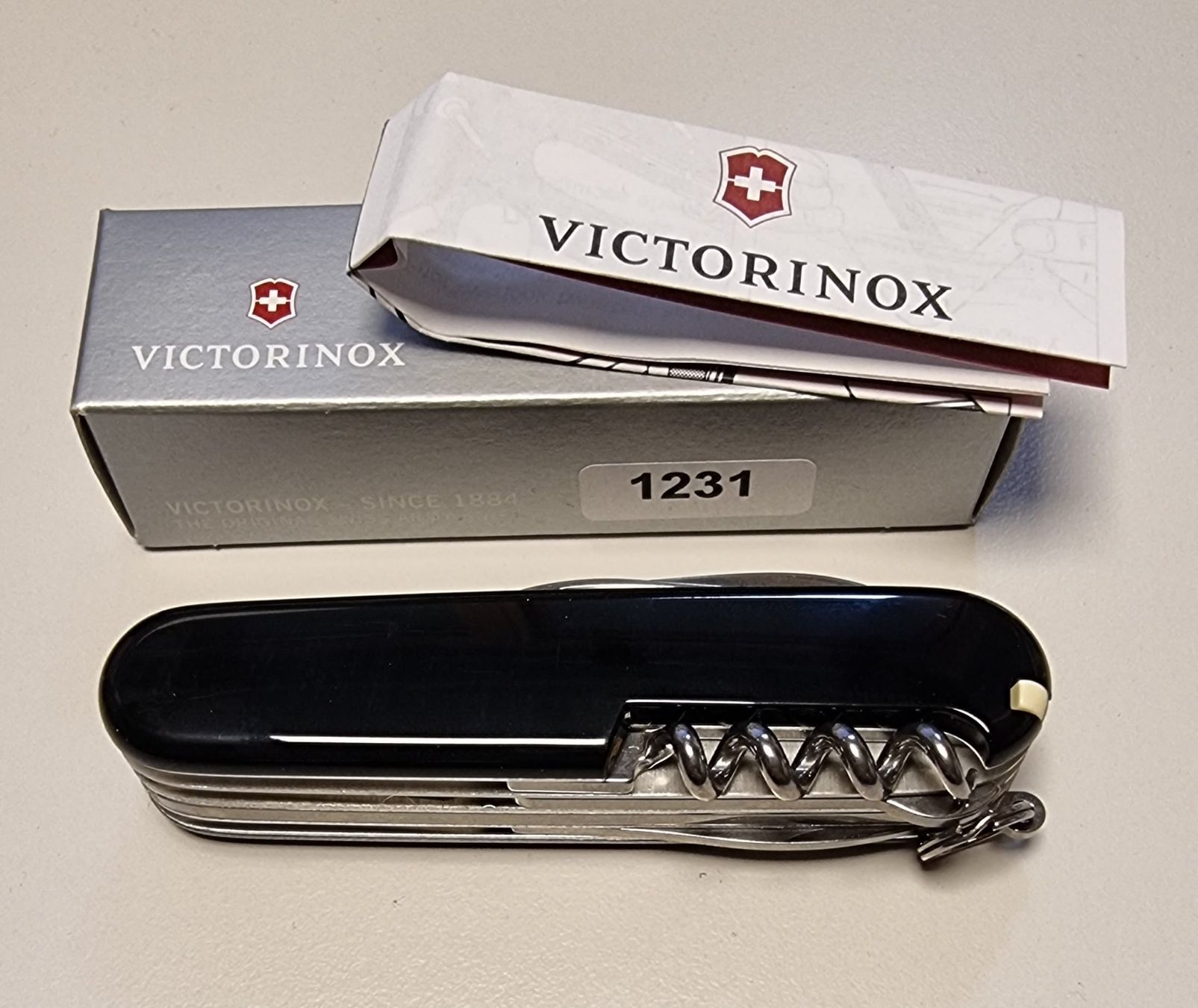Victorinox Couteaux de poche: Victorinox Explorer Black – Neuf avec emballage d'origine à Spiez par Ilger0 5