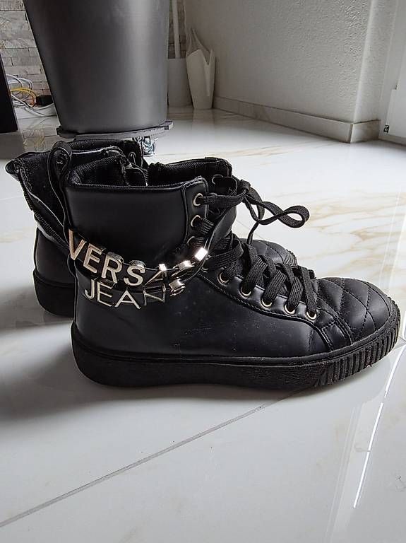 Versace Damenschuhe: Versace Jeans Schuhe – Gebraucht aus Burgdorf von J.D14