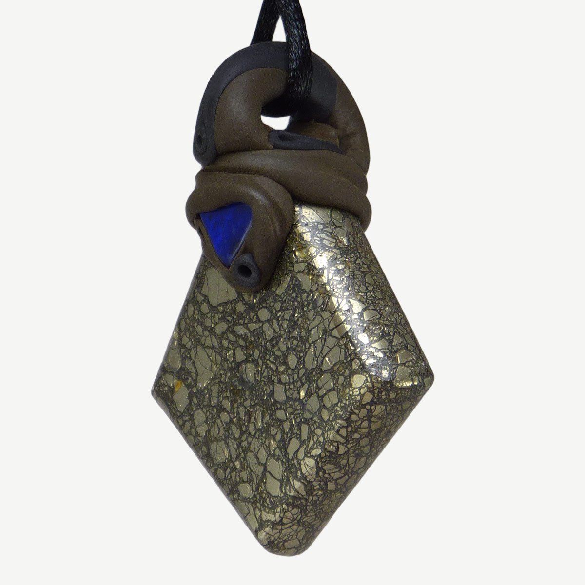 Minerali & Pietre curative: Markasit Steinanhänger mit eingefasstem Lapislazuli – Nuovo e nell'imballaggio originale da Meilen venduto da Kaleidoskopia 1