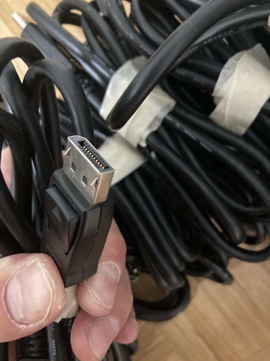 Cavi: 17x DisplayPort Kabel – Set / Bundle – Usato da Basel venduto da SEL.BS 2