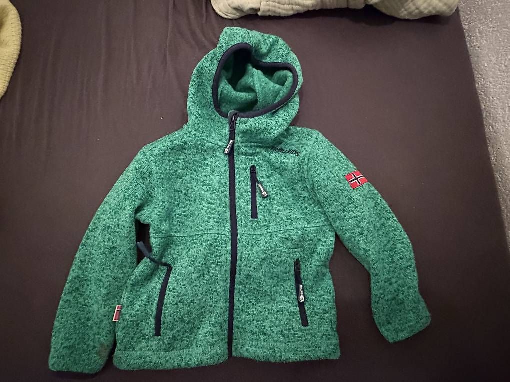 Giacche & Cappotti: Trollkids Fleece 104 – Usato da Erschwil venduto da _nakaomi_