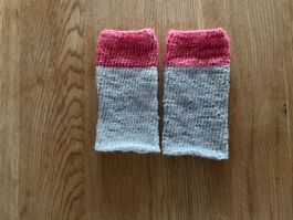 Handgestrickte Pulswärmer Amedisli Rosa- Grau