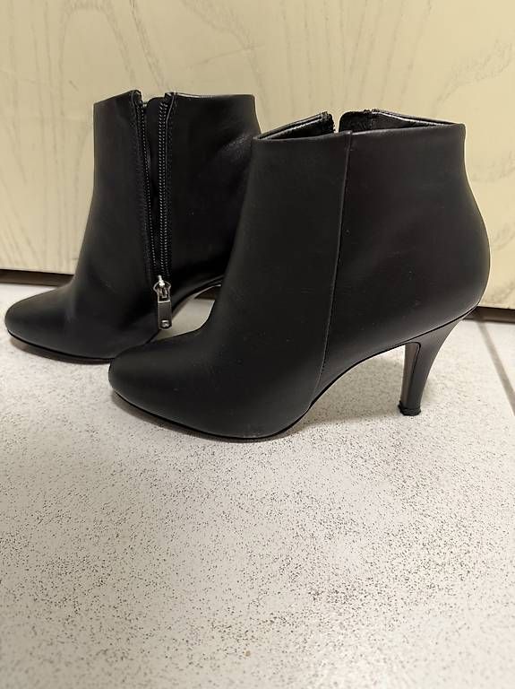 Damenschuhe: Stiefeletten Navyboot Gr. 35 – Gebraucht aus Zürich von Tevelyn 1