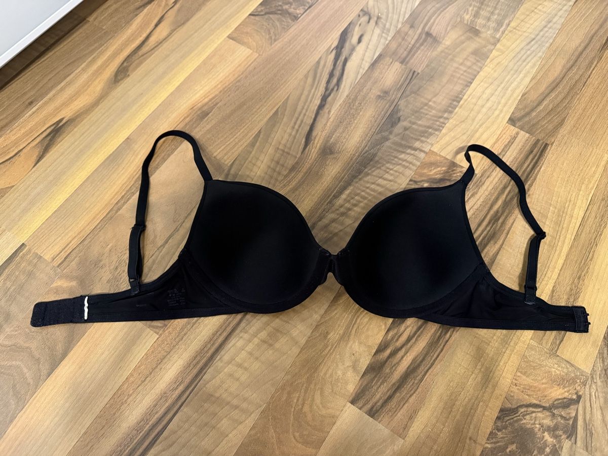 Calvin Klein Sonstige Unterwäsche: Calvin Klein BH schwarz Grösse 70D, 32D – Gebraucht aus Udligenswil von mp9_f7jr 2