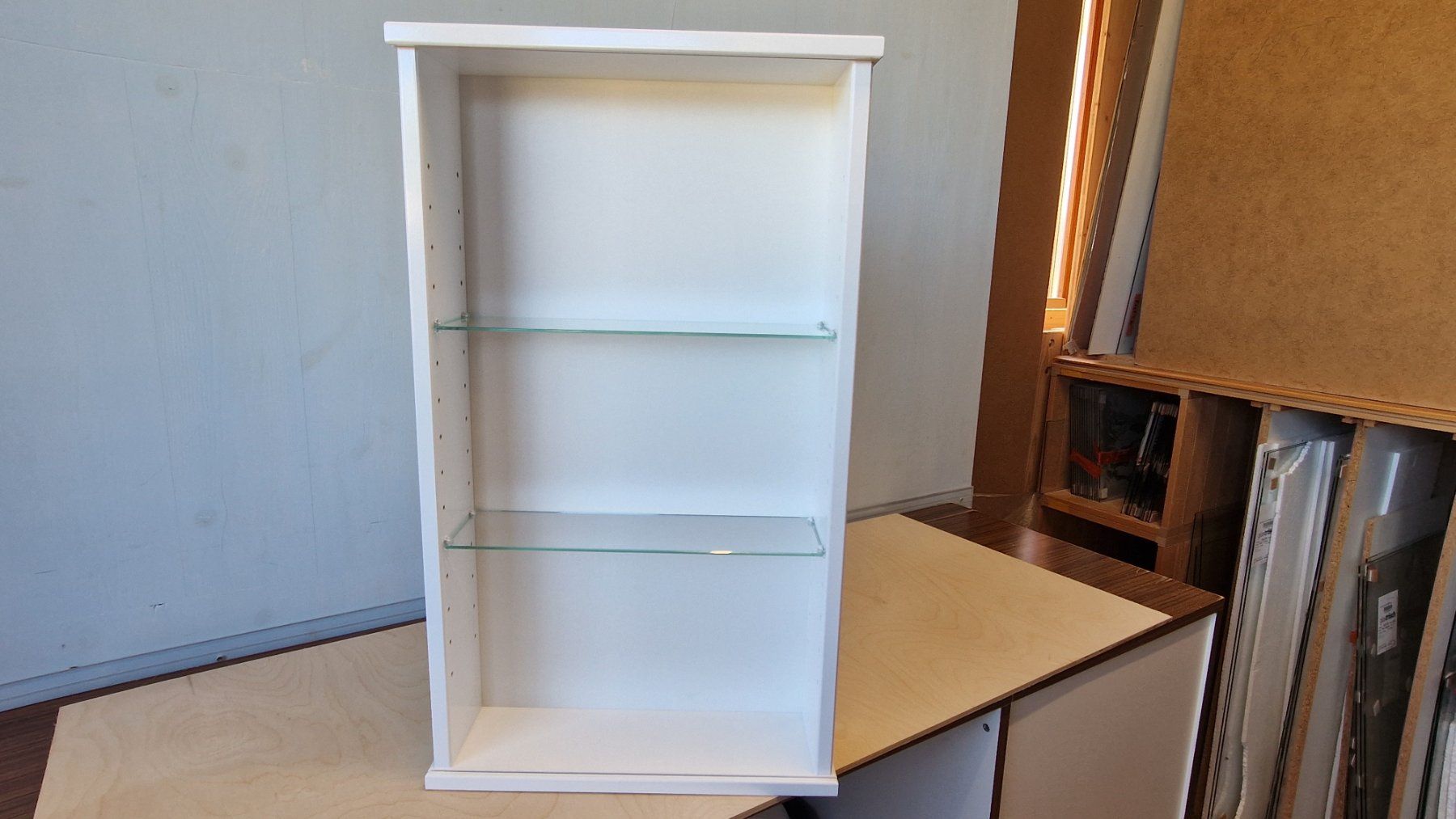 Chevrolet Modellini d'auto: Kleine Sammlervitrine weiss lackiert / hochstehend – Nuovo (secondo la descrizione) da Heimberg venduto da h0realgood 1