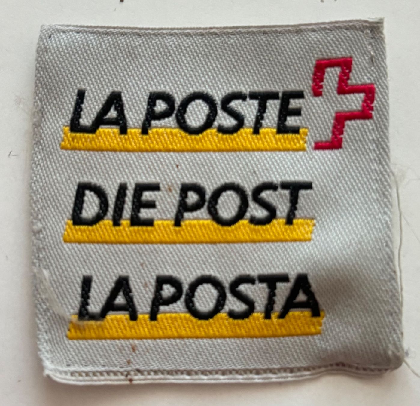 Toppe: Ecusson brodé - La Poste / Die Post / La Posta – Usato da Neuchâtel venduto da gefdeneuch
