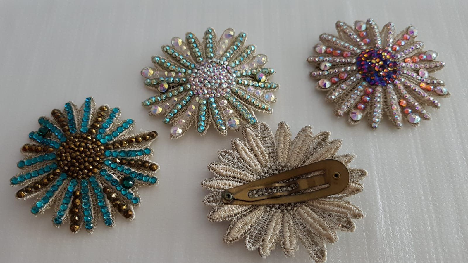 Haarschmuck: Haarspangen Blumen mit Swarovski  Steinen. – Neu (gemäss Beschreibung) aus Zürich von 280_yc86 1