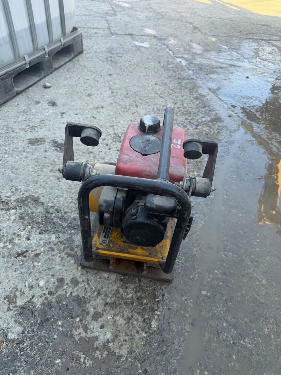 Alle Maschinen: Vibrationsplatte Robin  – Defekt aus Niederbipp von baggerch 1