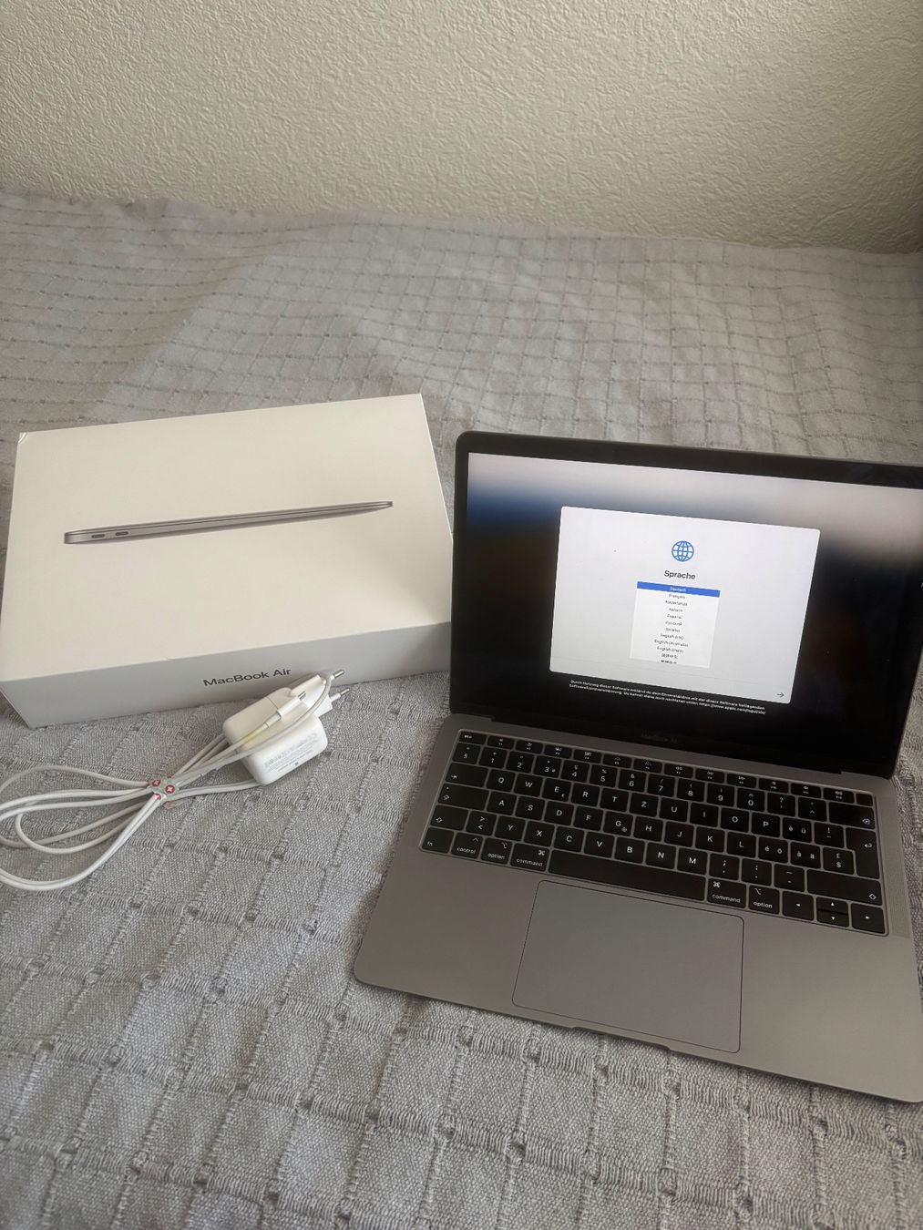 Apple Notebook: MacBook Air 13" (2019) - Space Grau – Usato da Brügg BE venduto da doppelrittberger 1