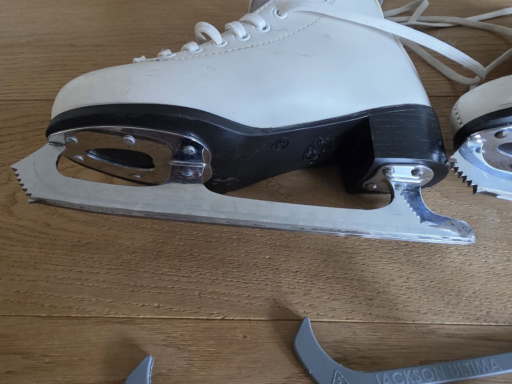 Graf Pattini da ghiaccio: Graf Bolero Schlittschuh, Gr. 35 – Usato da Oberhasli venduto da Fabilan 6