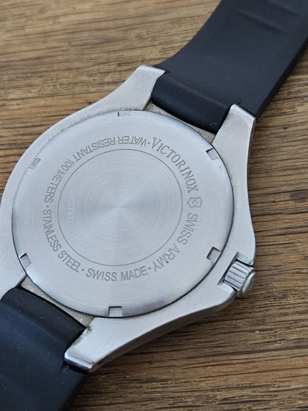 Victorinox Orologi: Victorinox Herrenuhr 40mm – Usato da Flamatt venduto da pie_f9zm 8